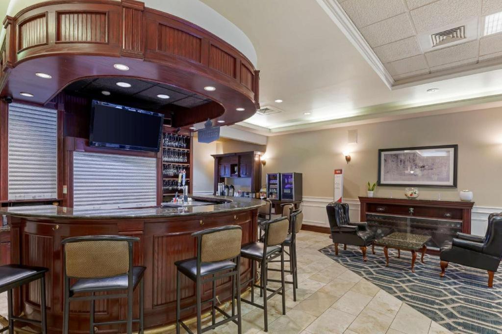 Best Western Plus Orillia Hotel 外观 照片