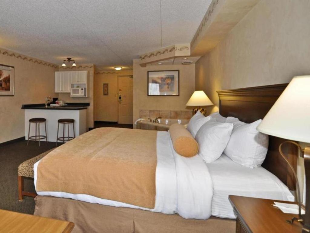 Best Western Plus Orillia Hotel 外观 照片
