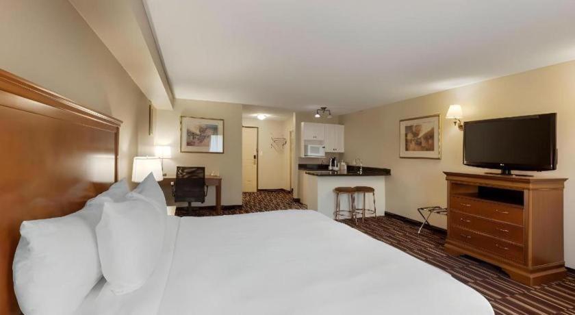 Best Western Plus Orillia Hotel 外观 照片